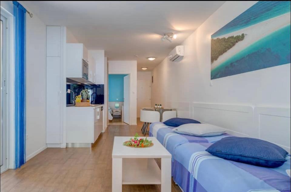 Apartment Promenade Zlatni Rat 볼 외부 사진