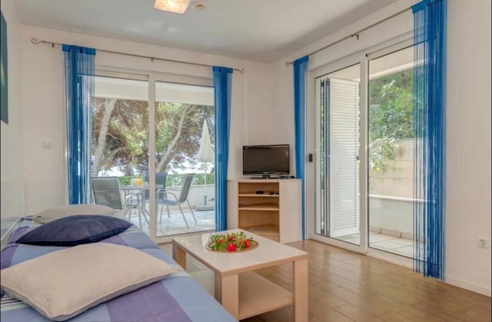 Apartment Promenade Zlatni Rat 볼 외부 사진