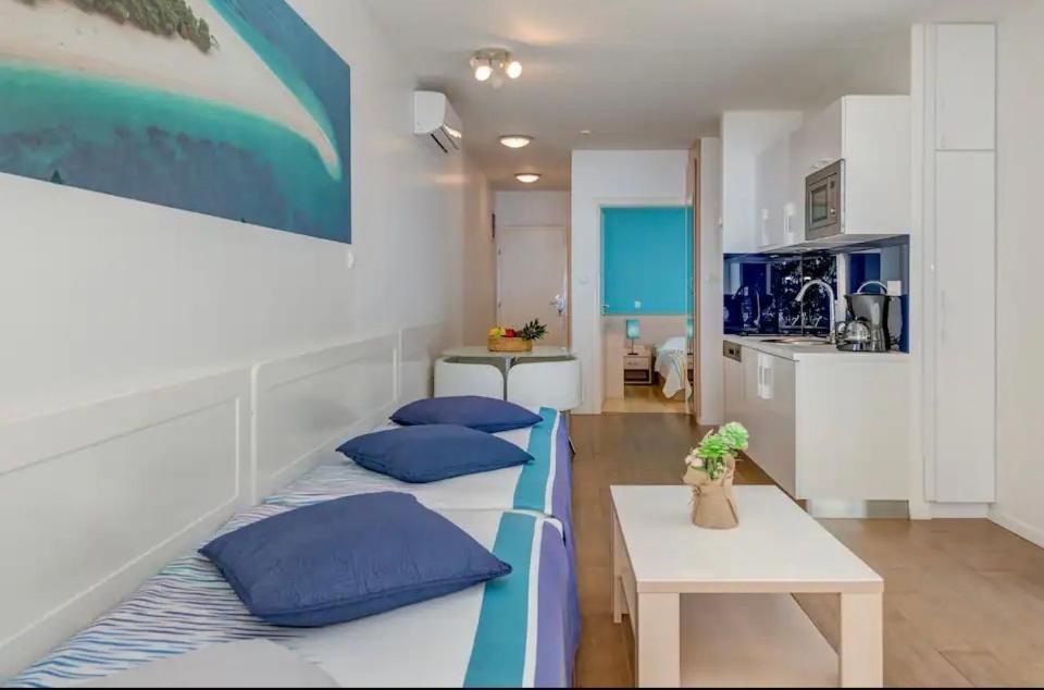 Apartment Promenade Zlatni Rat 볼 외부 사진