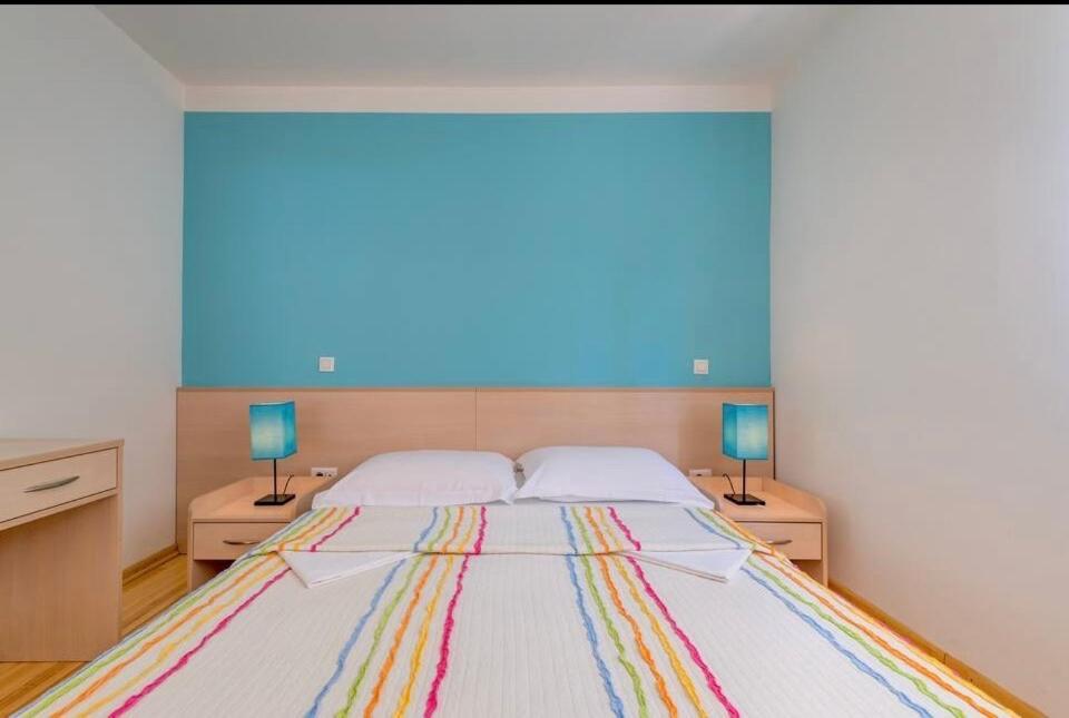 Apartment Promenade Zlatni Rat 볼 외부 사진