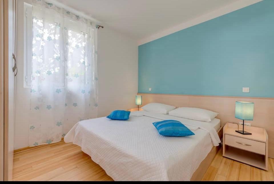 Apartment Promenade Zlatni Rat 볼 외부 사진