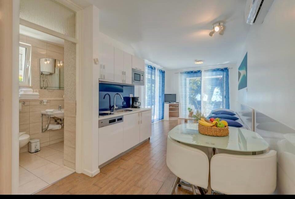 Apartment Promenade Zlatni Rat 볼 외부 사진